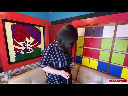 ❤️ Puttana giapponese con grandi tette si masturba con sex toys e ha un orgasmo. Parla in un'intervista della sua esperienza di scopata. Tette enormi e figa pelosa che geme forte. Osakaporn Porno fatto in casaal it.high-pass.ru ❌❤