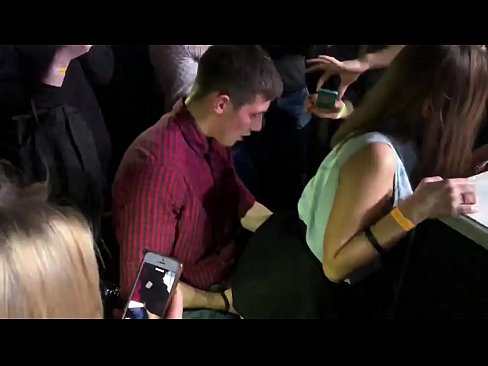 ❤️ Sesso reale in un nightclub russo. Ragazza russa di 18 anni nell'ano e nella vagina scopata in un nightclub Porno fatto in casaal it.high-pass.ru ❌❤