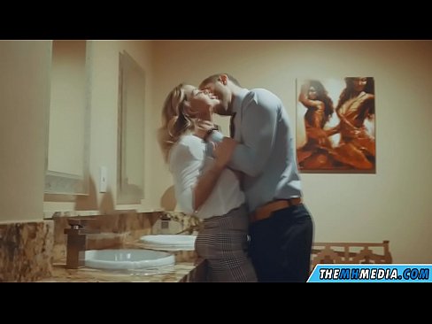 ❤️ Quando una bionda formosa ti seduce in un bagno pubblico Porno fatto in casaal it.high-pass.ru ❌❤